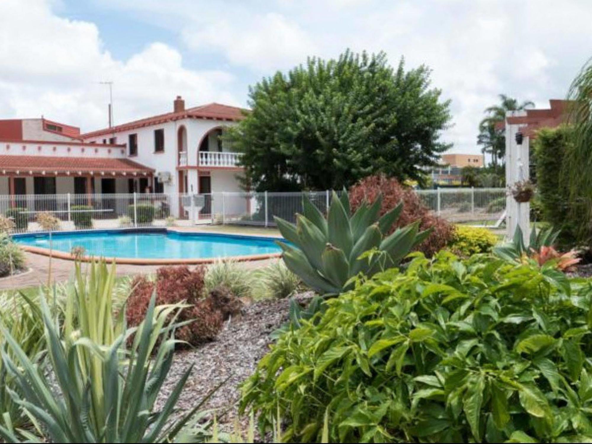 Bundaberg Spanish Motor Inn Kültér fotó